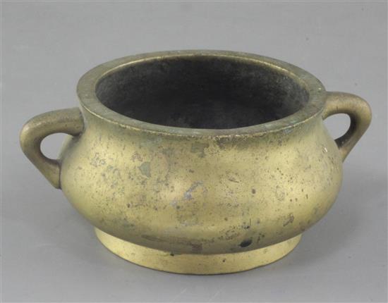 A Chinese bronze gui censer, Xuande mark, probably 19th century, width 14.5cm
